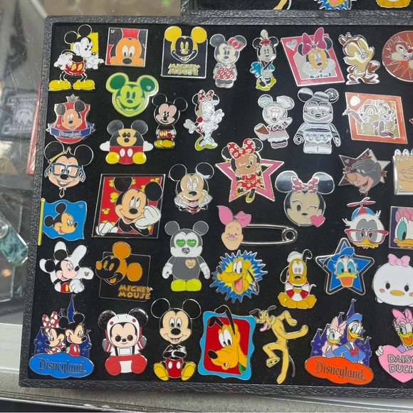 Disney pins - Picture 2 of 7